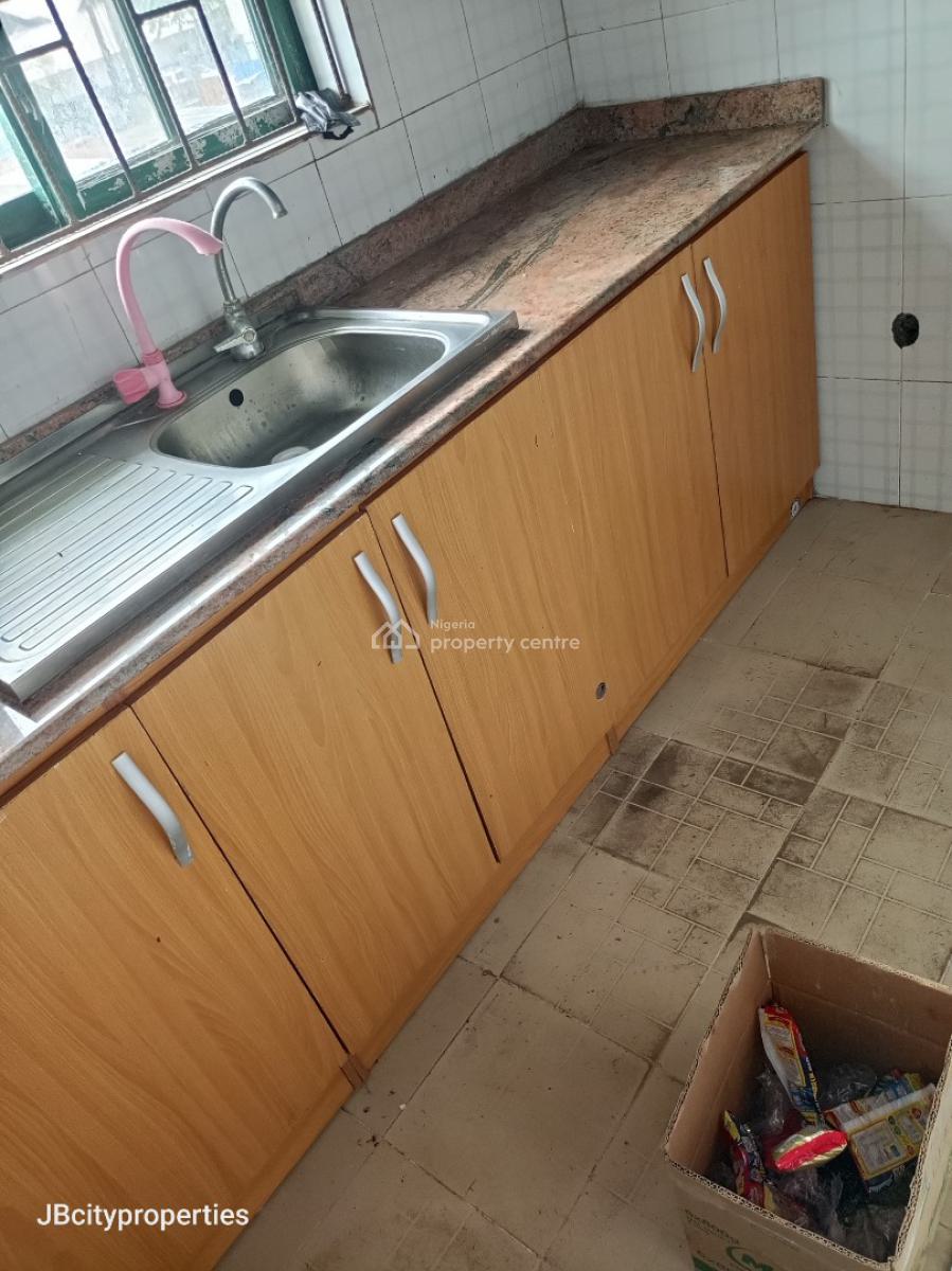 2 Bedrooms Apartment, Ogombo Roundabout, Ogombo, Ajah, Lagos, Flat / Apartment for Rent