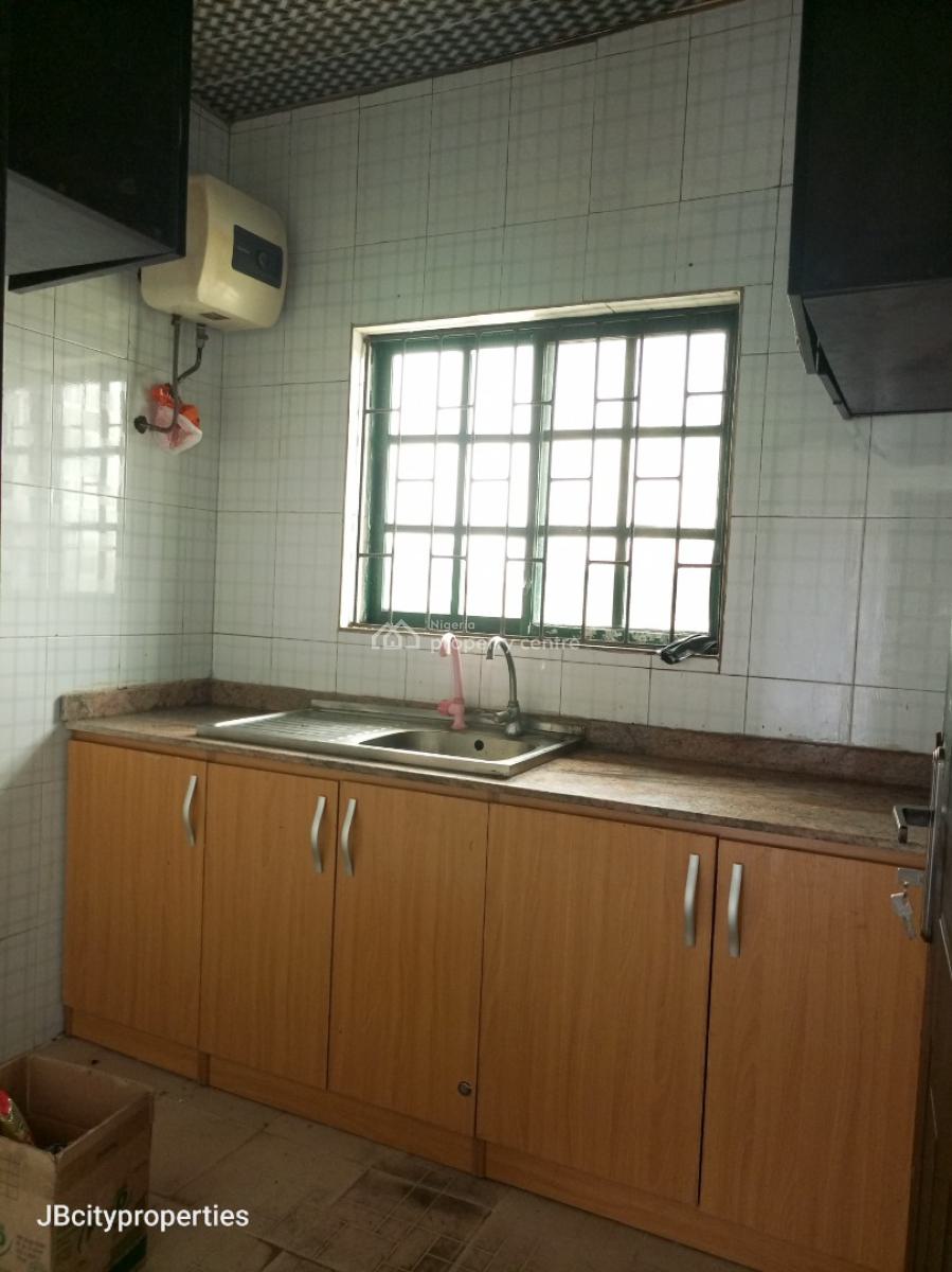 2 Bedrooms Apartment, Ogombo Roundabout, Ogombo, Ajah, Lagos, Flat / Apartment for Rent