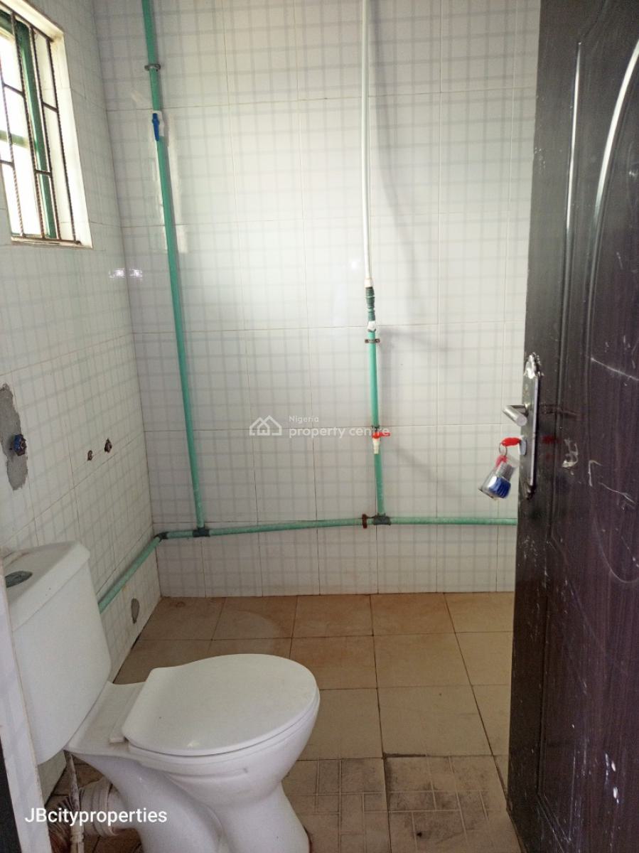 2 Bedrooms Apartment, Ogombo Roundabout, Ogombo, Ajah, Lagos, Flat / Apartment for Rent