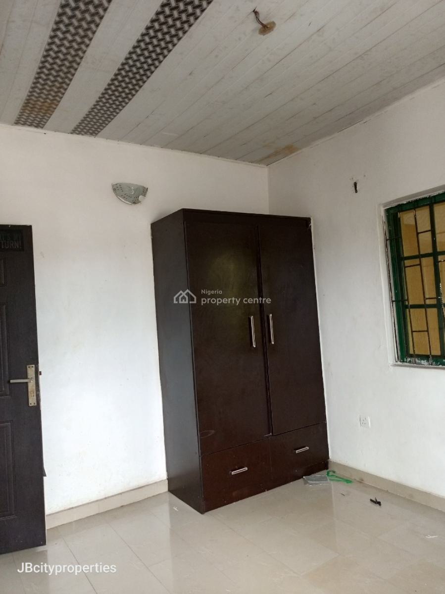 2 Bedrooms Apartment, Ogombo Roundabout, Ogombo, Ajah, Lagos, Flat / Apartment for Rent