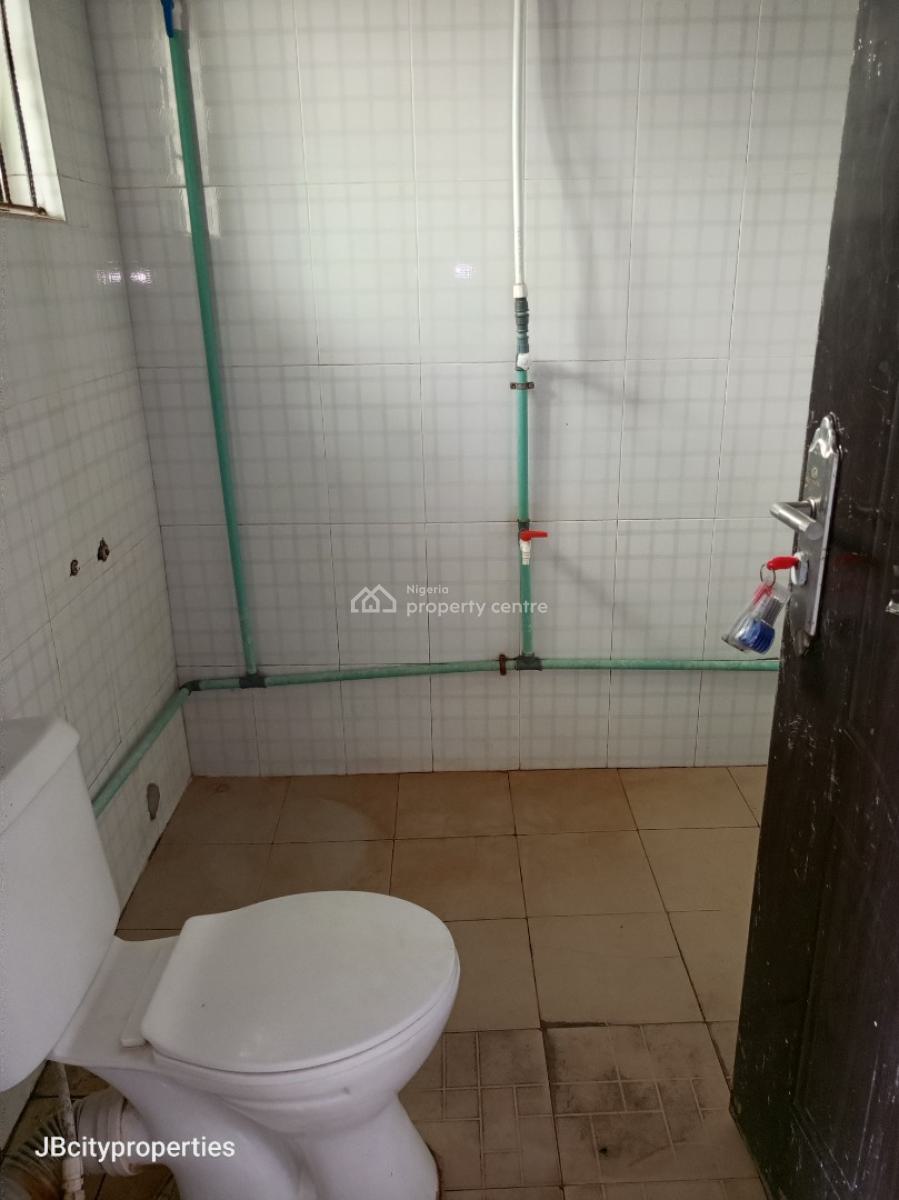 2 Bedrooms Apartment, Ogombo Roundabout, Ogombo, Ajah, Lagos, Flat / Apartment for Rent