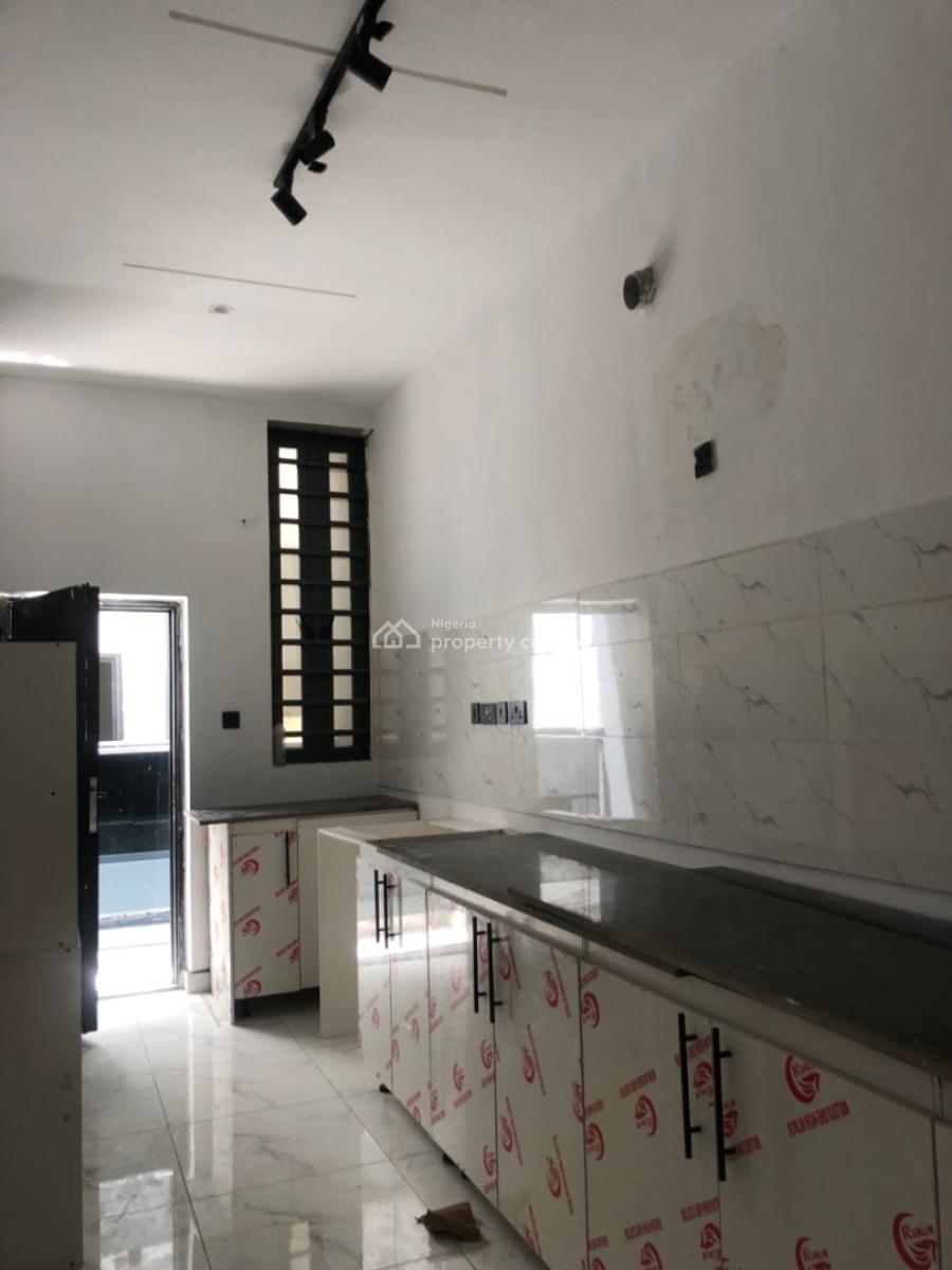 2 Bedroom Apartment, Ologolo, Lekki, Lagos, Flat / Apartment for Sale