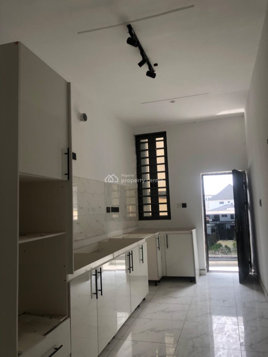 2 Bedroom Apartment, Ologolo, Lekki, Lagos, Flat / Apartment for Sale