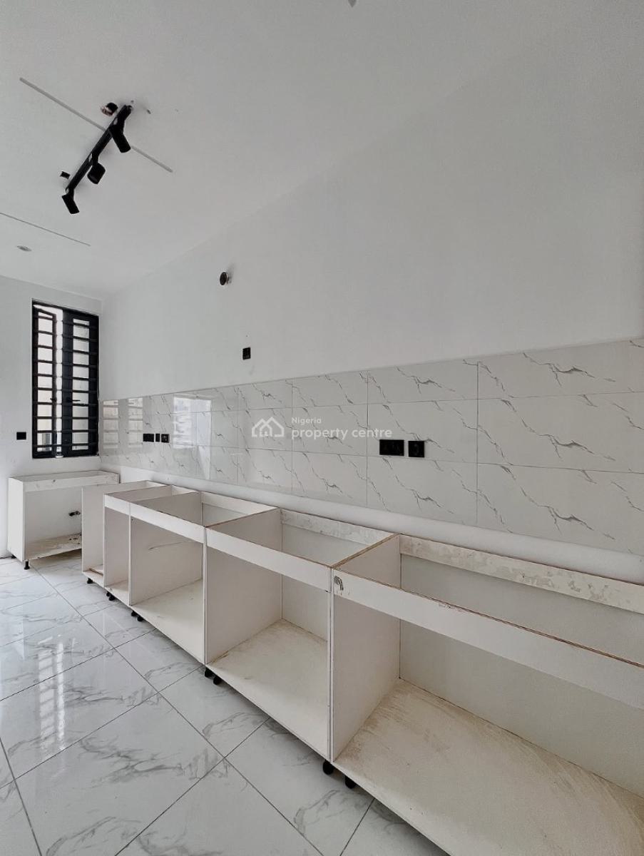 Fully Serviced 2 Bedroom Apartment with Swimming Pool, Ologolo, Lekki, Lagos, Block of Flats for Sale