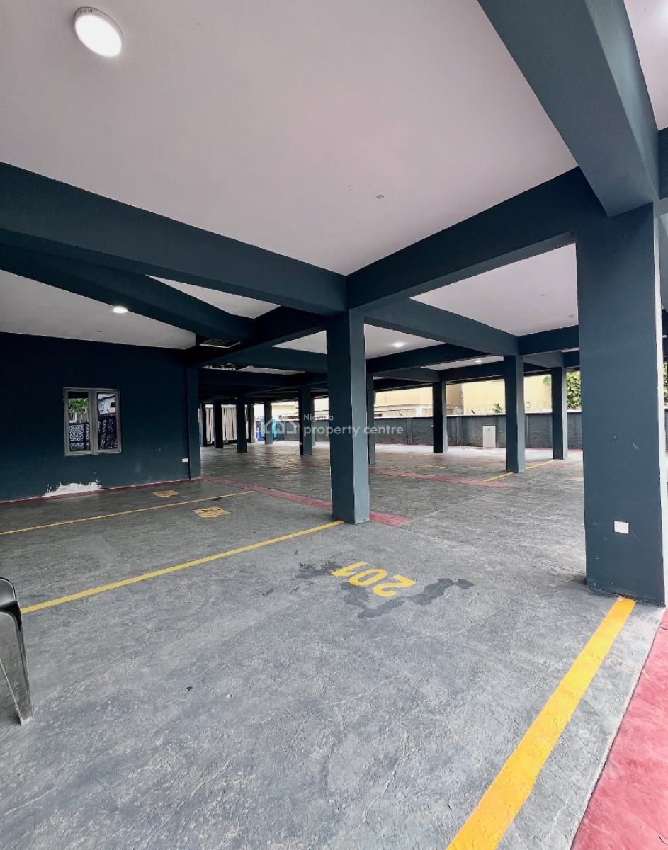 Lovely 3 Bedroom Apartment with Swimming Pool, Lekki Phase 1, Lekki, Lagos, Block of Flats for Sale