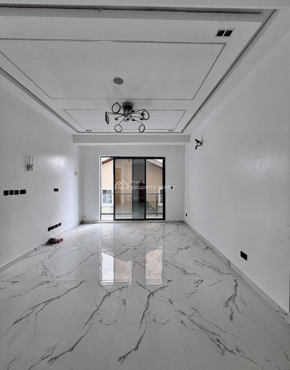 Lovely 3 Bedroom Apartment with Swimming Pool, Lekki Phase 1, Lekki, Lagos, Block of Flats for Sale