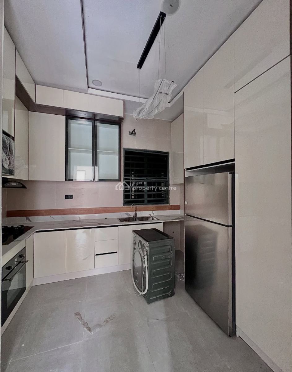 Lovely 3 Bedroom Apartment with Swimming Pool, Lekki Phase 1, Lekki, Lagos, Block of Flats for Sale