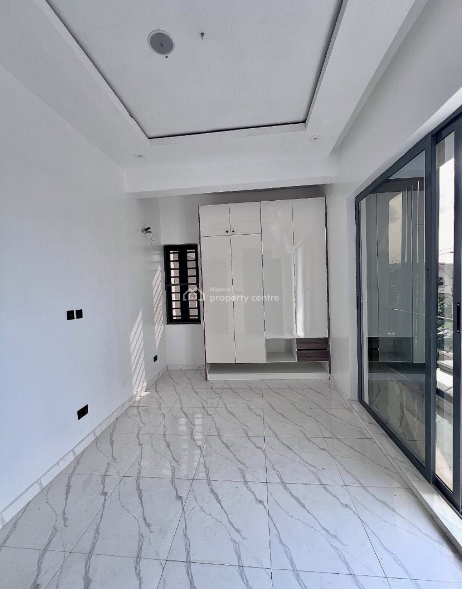 Lovely 3 Bedroom Apartment with Swimming Pool, Lekki Phase 1, Lekki, Lagos, Block of Flats for Sale