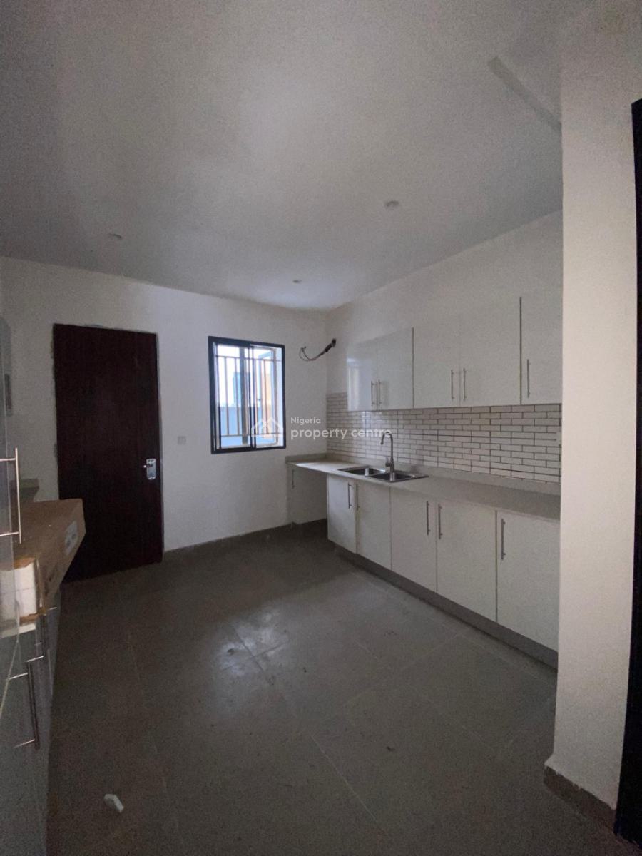 4 Bedroom Terraced Duplex with Bq, Boxroom, Berra Estate, Chevron, Lekki, Lagos, Terraced Duplex for Sale