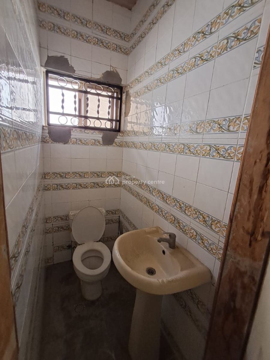 Nice 2 Bedroom Flat Bungalow, Sora Estate New Road, Alpha Beach, Chevron, Lekki, Lagos, Flat / Apartment for Rent
