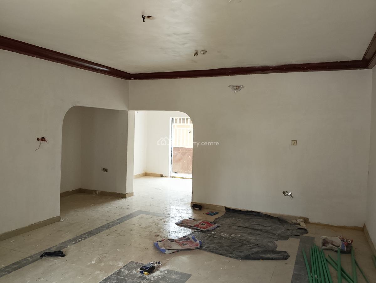 Renovated 3 Bedrooms Flat, Ngozi Okonjo-iweala Crescent, Utako, Abuja, Flat / Apartment for Rent