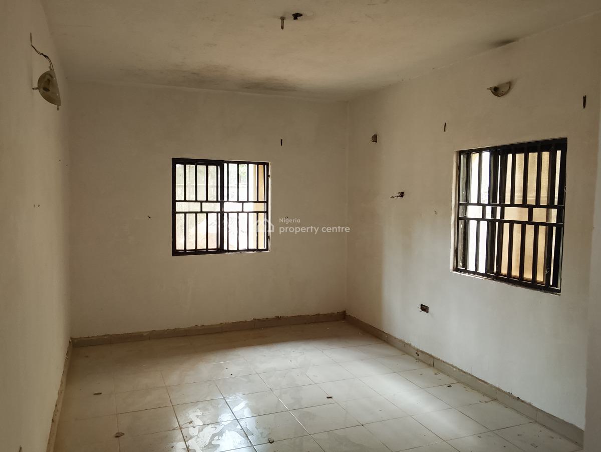 Renovated 3 Bedrooms Flat, Ngozi Okonjo-iweala Crescent, Utako, Abuja, Flat / Apartment for Rent
