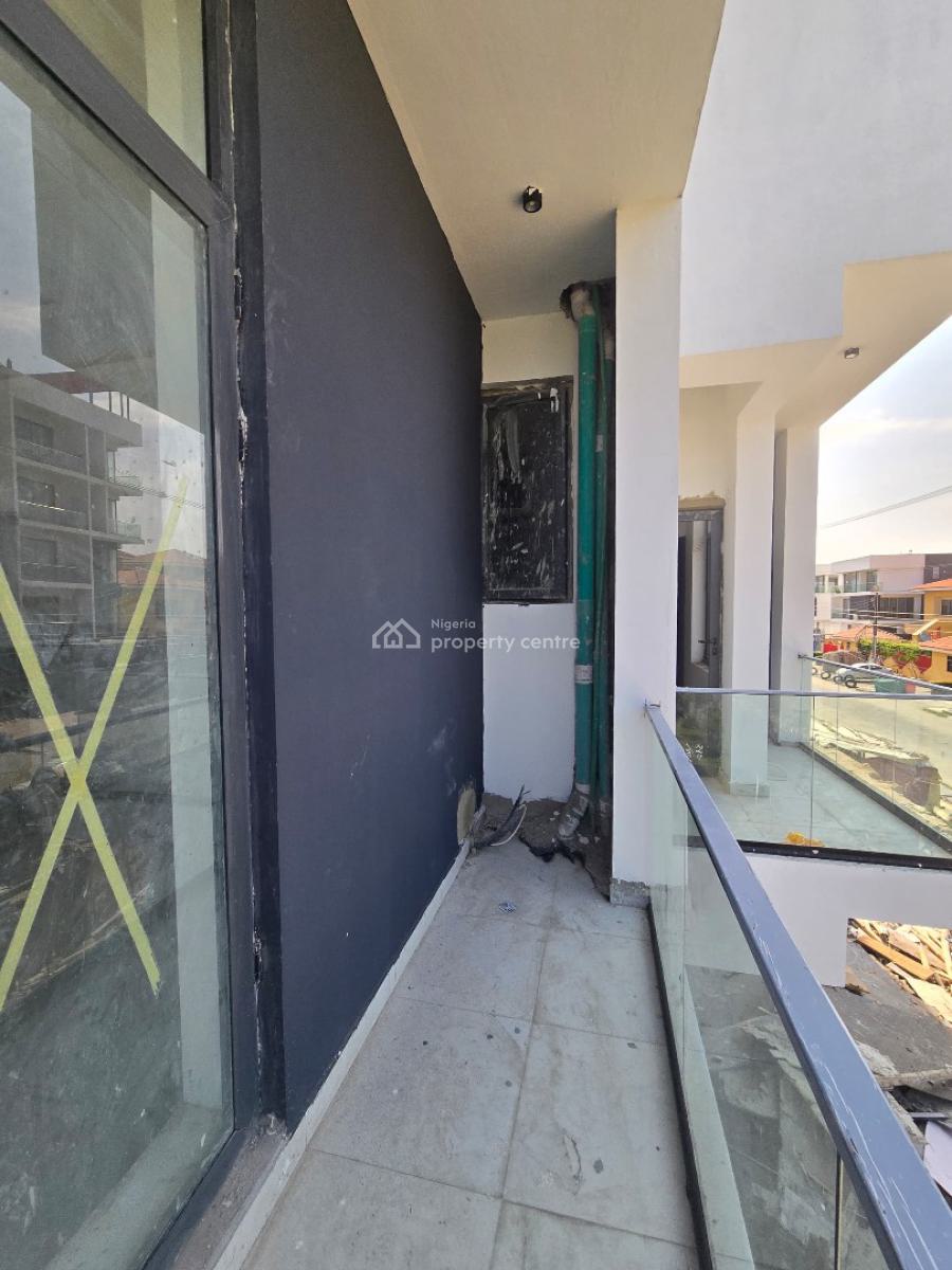 2 Bedroom Apartment in a Secured Estate, Lekki Phase 1, Lekki, Lagos, Flat / Apartment for Sale