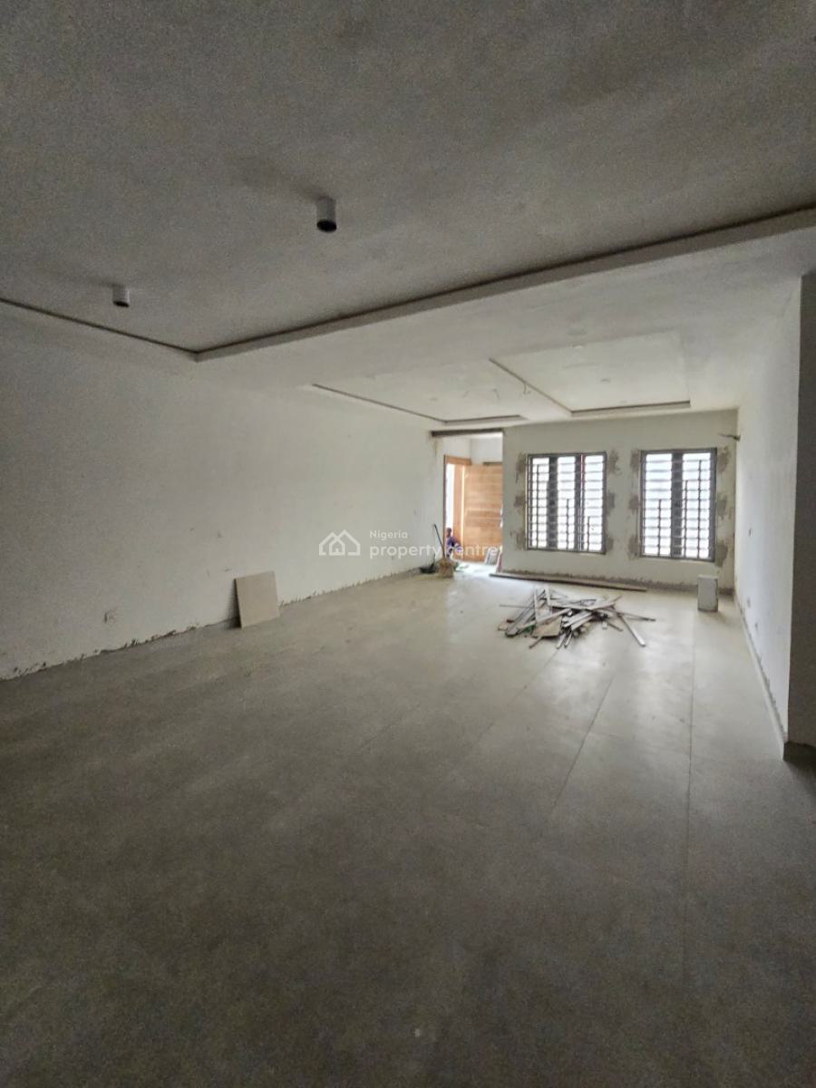 Well Finished Serviced 4 Bedroom Flat with a Room Bq, Lekki Phase 1, Lekki, Lagos, Flat / Apartment for Sale