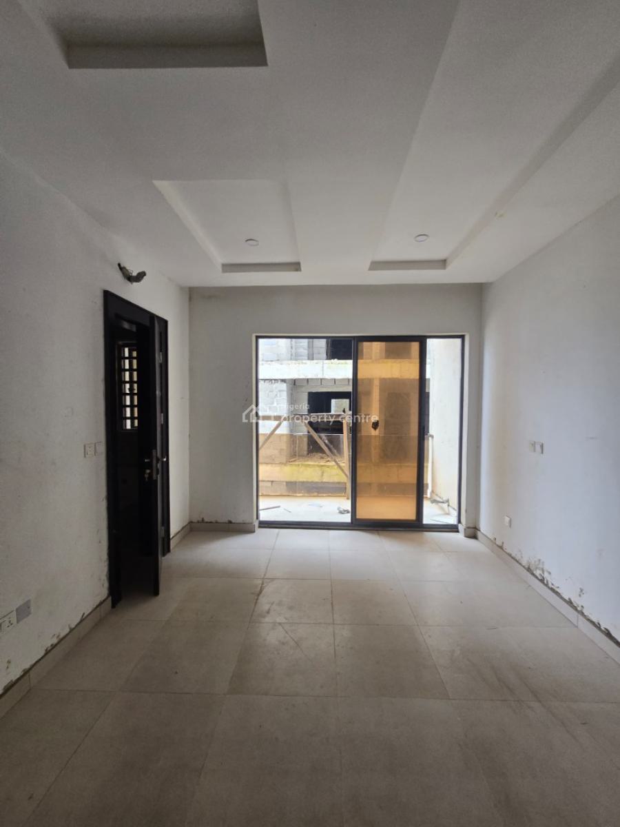 Well Finished Serviced 4 Bedroom Flat with a Room Bq, Lekki Phase 1, Lekki, Lagos, Flat / Apartment for Sale
