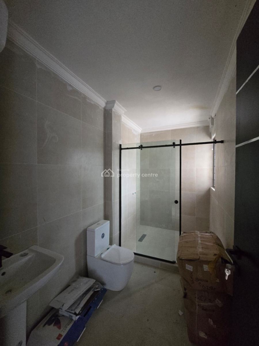 Well Finished Serviced 4 Bedroom Flat with a Room Bq, Lekki Phase 1, Lekki, Lagos, Flat / Apartment for Sale
