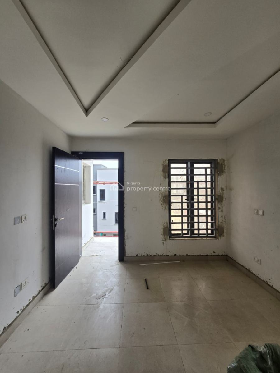 Well Finished Serviced 4 Bedroom Flat with a Room Bq, Lekki Phase 1, Lekki, Lagos, Flat / Apartment for Sale