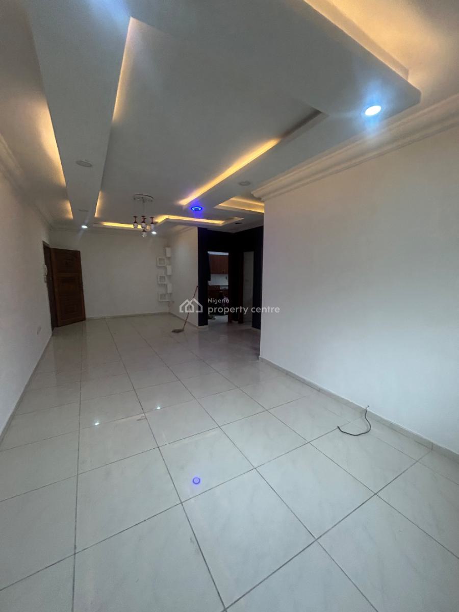 Well Maintained Spacious One Bedroom Apartment, Lekki Phase 1, Lekki, Lagos, Mini Flat (room and Parlour) for Rent