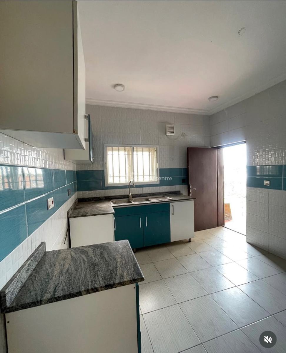 Well Built 3 Bedroom  Spacious Apartment with a Bq, Yaba Lagos, Yaba, Lagos, Flat / Apartment for Sale