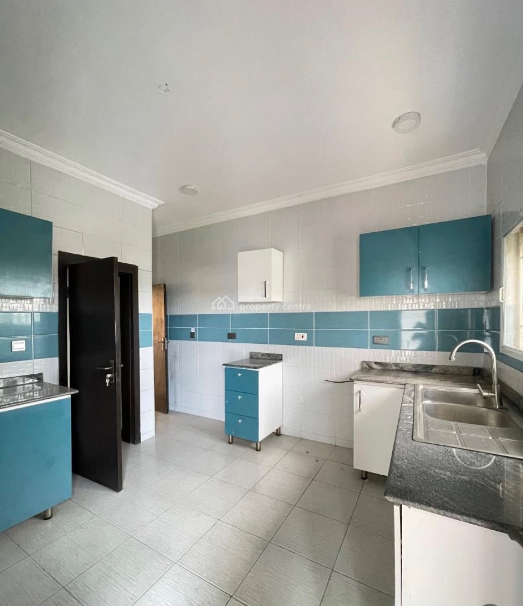 Well Built 3 Bedroom  Spacious Apartment with a Bq, Yaba Lagos, Yaba, Lagos, Flat / Apartment for Sale