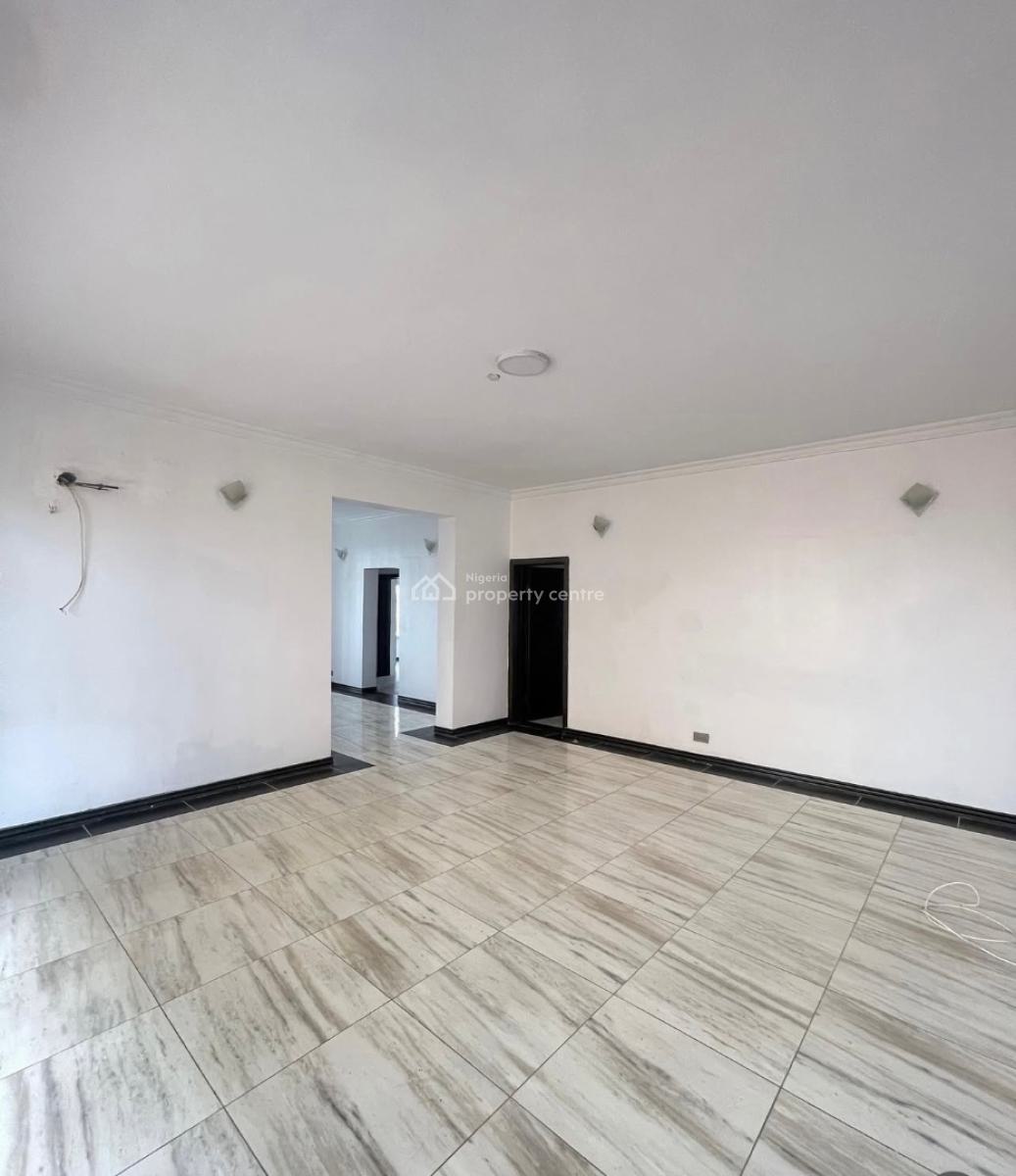 Well Built 3 Bedroom  Spacious Apartment with a Bq, Yaba Lagos, Yaba, Lagos, Flat / Apartment for Sale