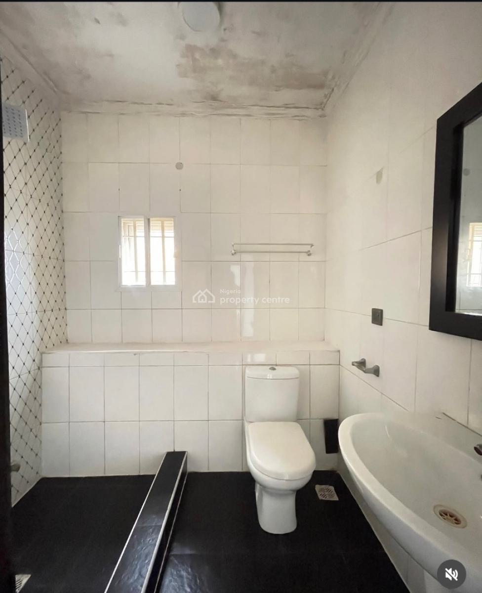 Well Built 3 Bedroom  Spacious Apartment with a Bq, Yaba Lagos, Yaba, Lagos, Flat / Apartment for Sale