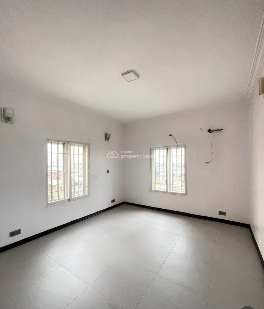 Well Built 3 Bedroom  Spacious Apartment with a Bq, Yaba Lagos, Yaba, Lagos, Flat / Apartment for Sale