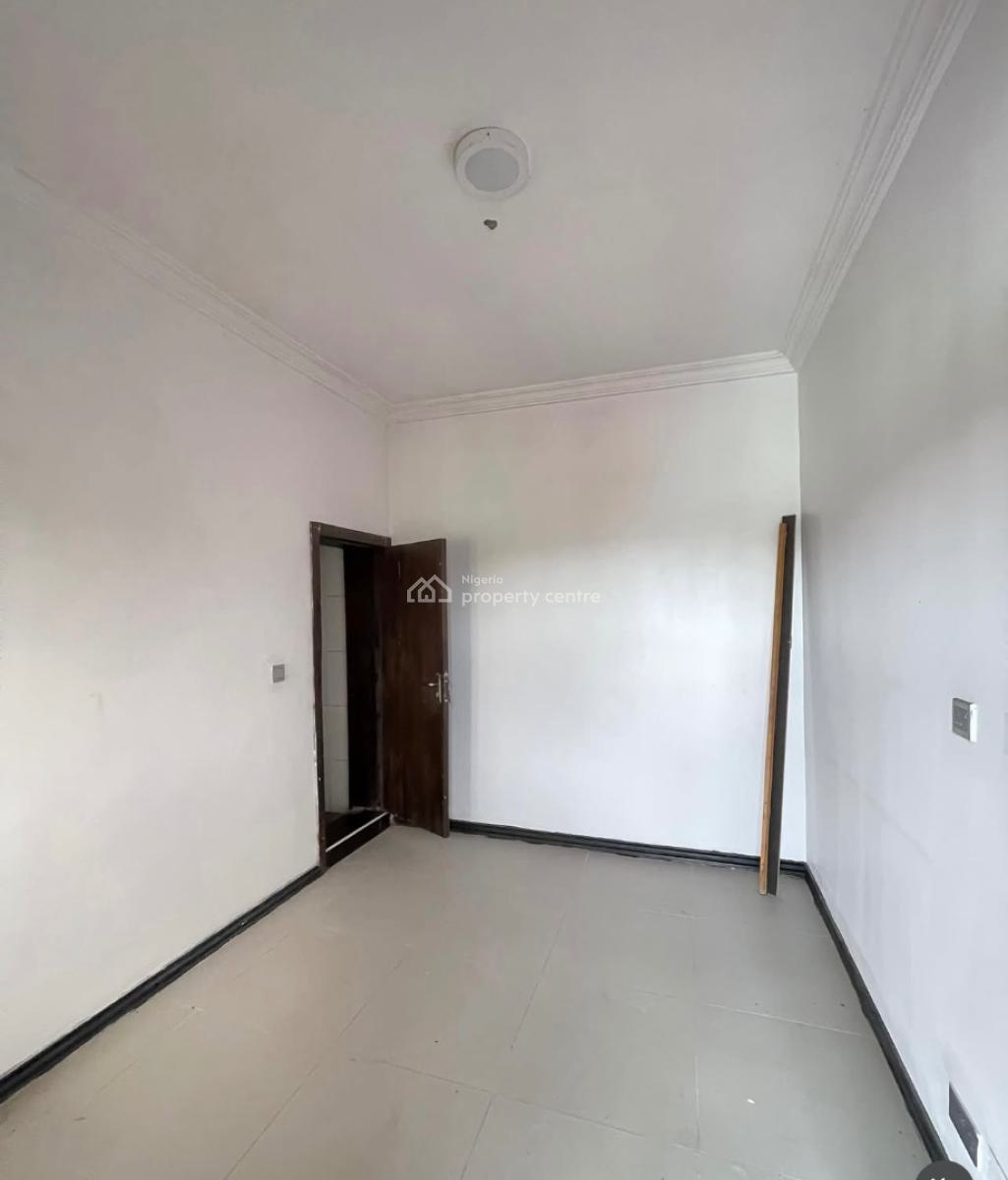 Well Built 3 Bedroom  Spacious Apartment with a Bq, Yaba Lagos, Yaba, Lagos, Flat / Apartment for Sale