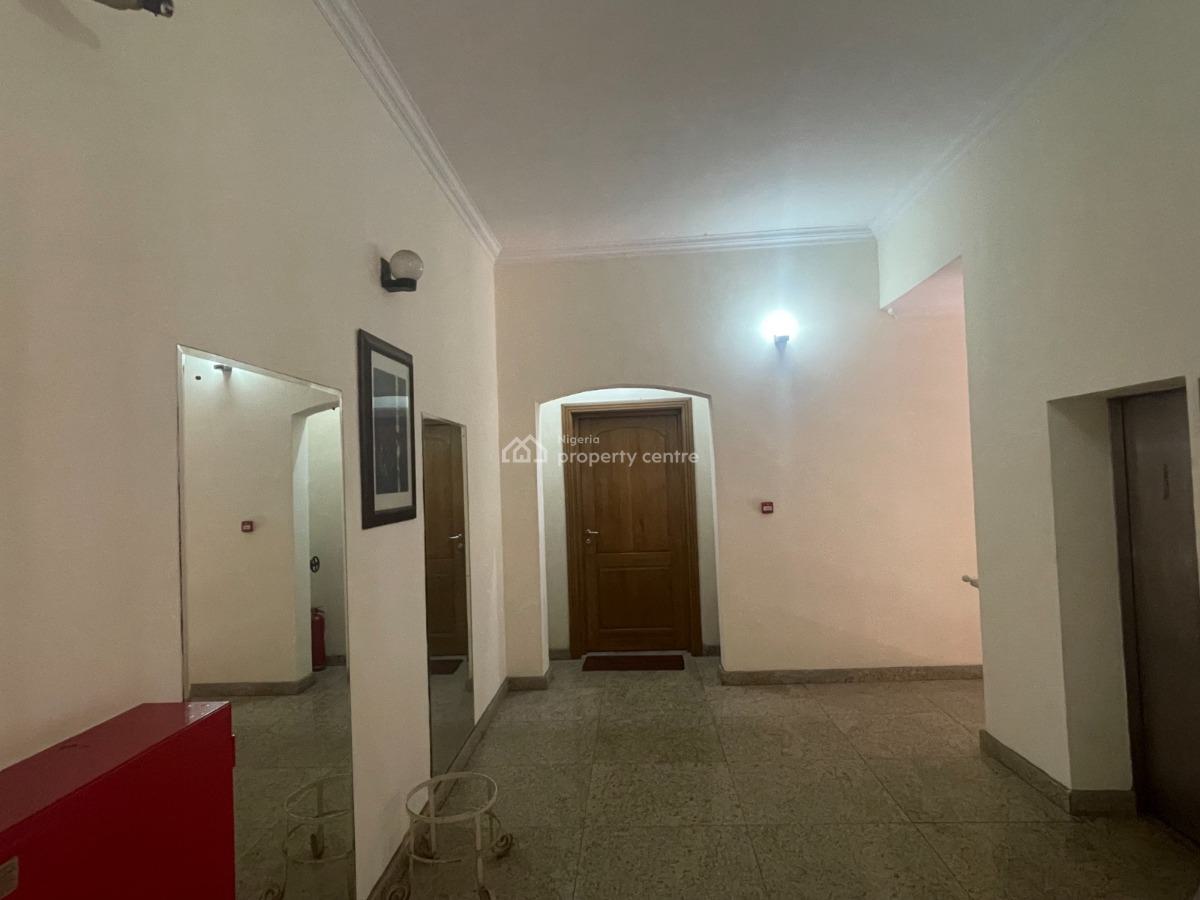 a Lovely 3 Bedroom Flat with Pool in a Descent Environment, Lekki Phase 1, Lekki, Lagos, Flat / Apartment for Rent