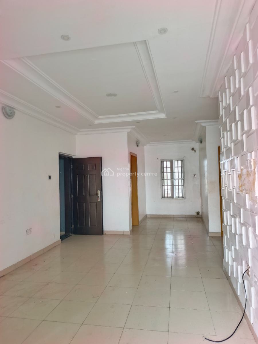 Smart Spacious 2 Bedrooms Apartment Upstairs, Abraham Adesanya Axis, Ogombo, Ajah, Lagos, Flat / Apartment for Rent