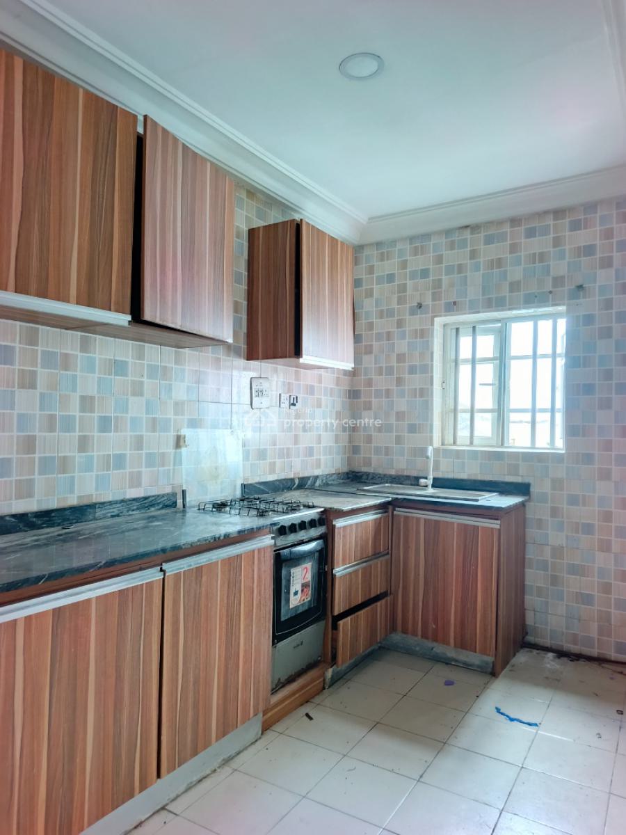 Smart Spacious 2 Bedrooms Apartment Upstairs, Abraham Adesanya Axis, Ogombo, Ajah, Lagos, Flat / Apartment for Rent