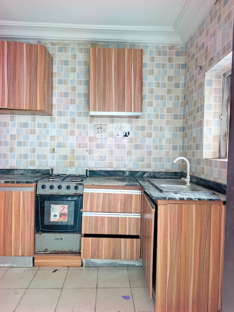 Smart Spacious 2 Bedrooms Apartment Upstairs, Abraham Adesanya Axis, Ogombo, Ajah, Lagos, Flat / Apartment for Rent