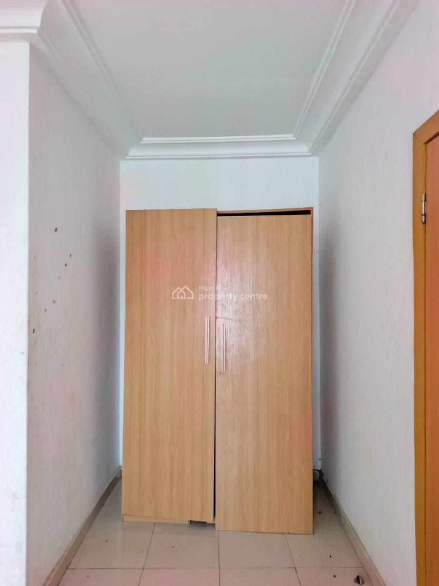 Smart Spacious 2 Bedrooms Apartment Upstairs, Abraham Adesanya Axis, Ogombo, Ajah, Lagos, Flat / Apartment for Rent