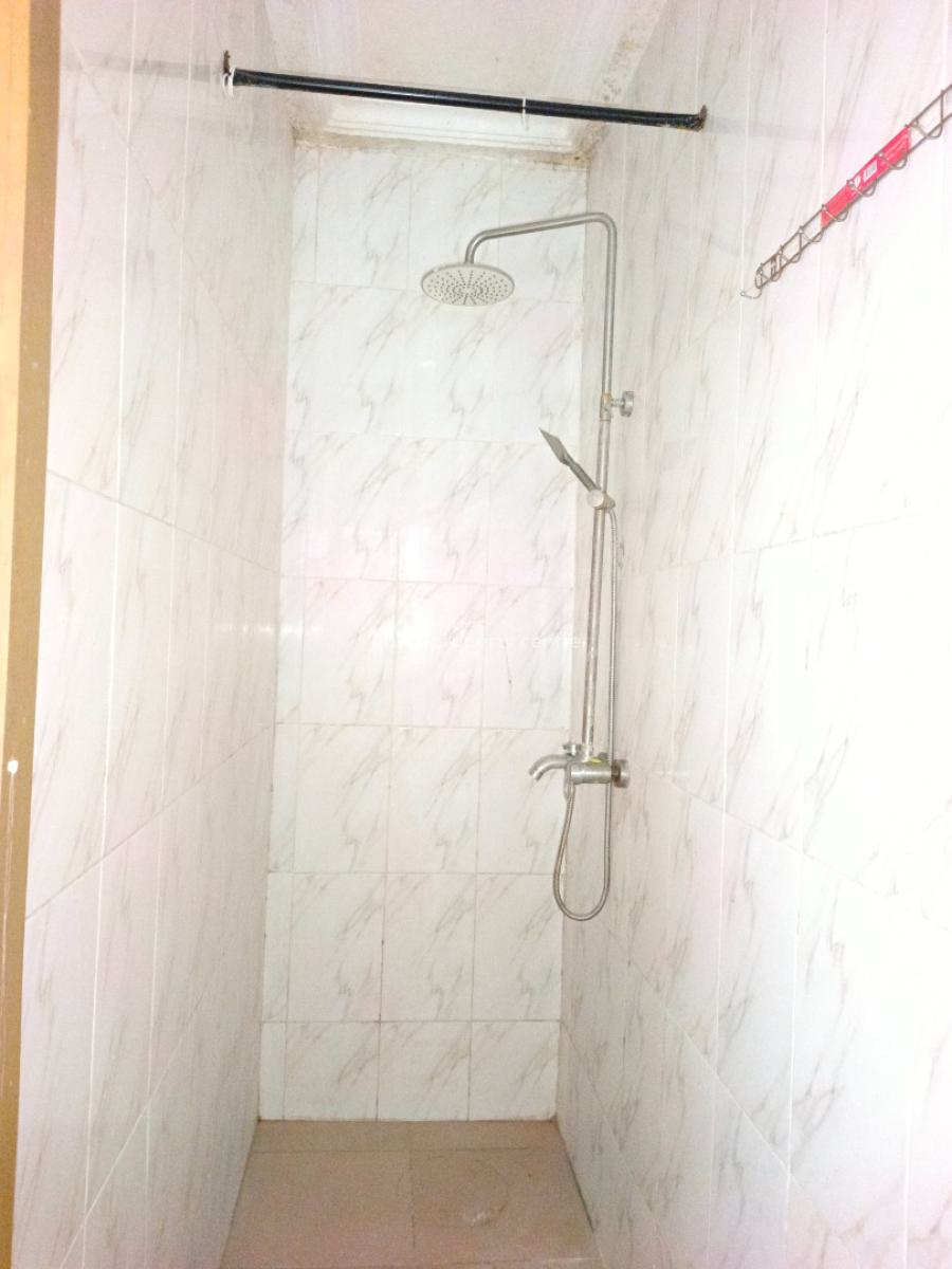 Smart Spacious 2 Bedrooms Apartment Upstairs, Abraham Adesanya Axis, Ogombo, Ajah, Lagos, Flat / Apartment for Rent