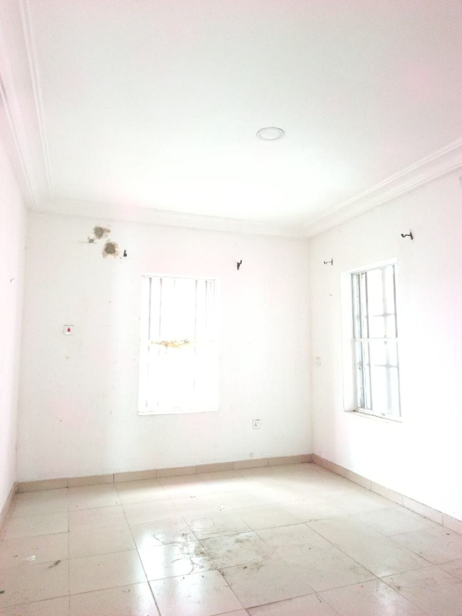 Smart Spacious 2 Bedrooms Apartment Upstairs, Abraham Adesanya Axis, Ogombo, Ajah, Lagos, Flat / Apartment for Rent