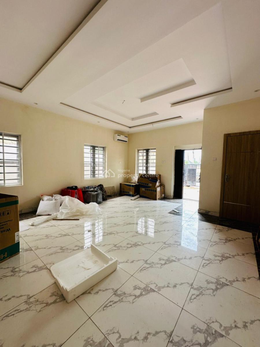 Stunning   4 Bedroom Semi Detached Duplex  with 1 Bq, Gra Phase 1, Magodo, Lagos, Semi-detached Duplex for Sale