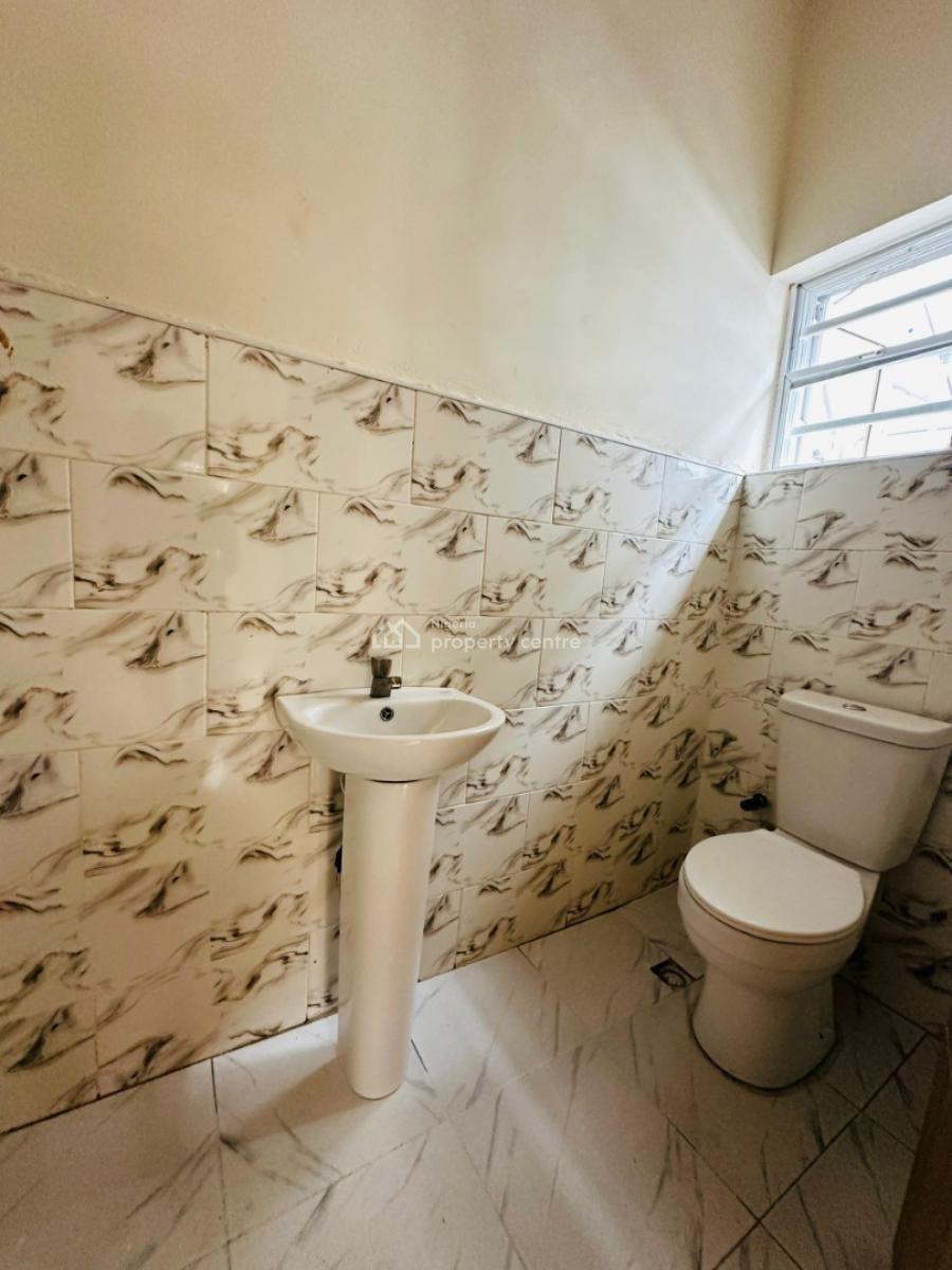 Stunning   4 Bedroom Semi Detached Duplex  with 1 Bq, Gra Phase 1, Magodo, Lagos, Semi-detached Duplex for Sale