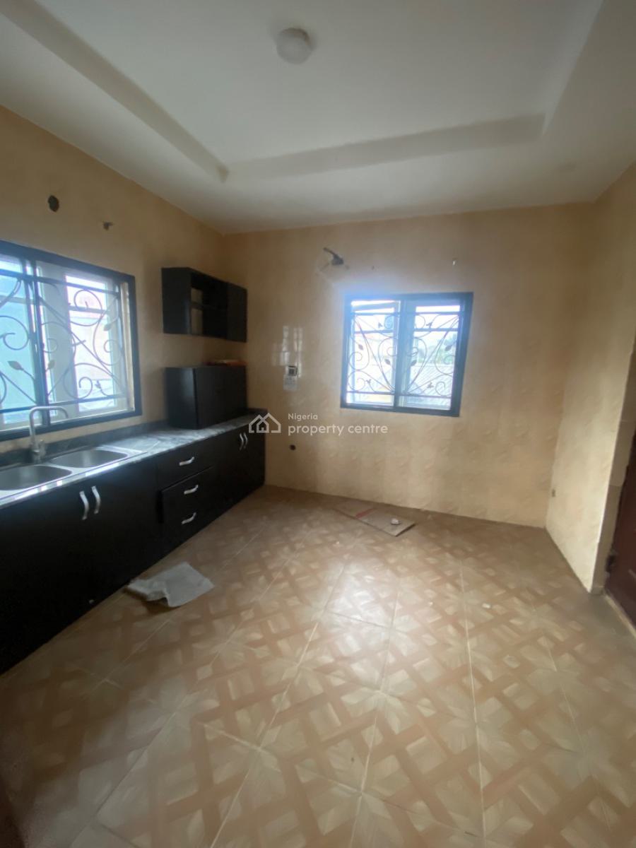 Luxury 2 Bedroom Apartment (upstairs), Alashela, Ogombo, Ajah, Lagos, Flat / Apartment for Rent