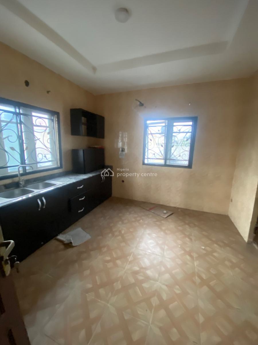 Luxury 2 Bedroom Apartment (upstairs), Alashela, Ogombo, Ajah, Lagos, Flat / Apartment for Rent