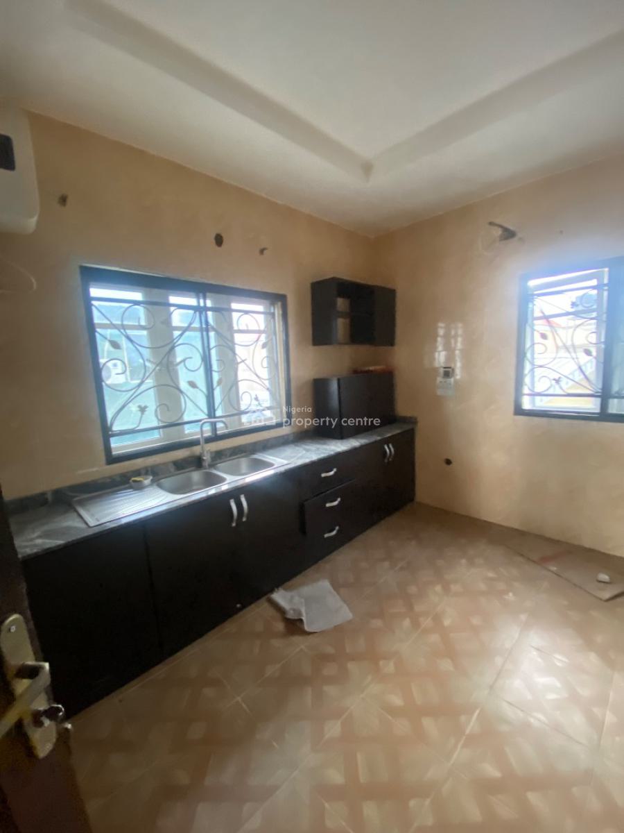 Luxury 2 Bedroom Apartment (upstairs), Alashela, Ogombo, Ajah, Lagos, Flat / Apartment for Rent