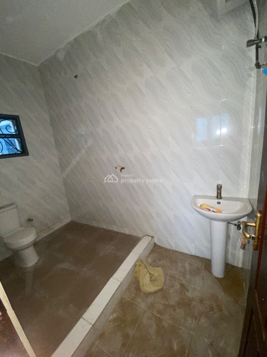 Luxury 2 Bedroom Apartment (upstairs), Alashela, Ogombo, Ajah, Lagos, Flat / Apartment for Rent
