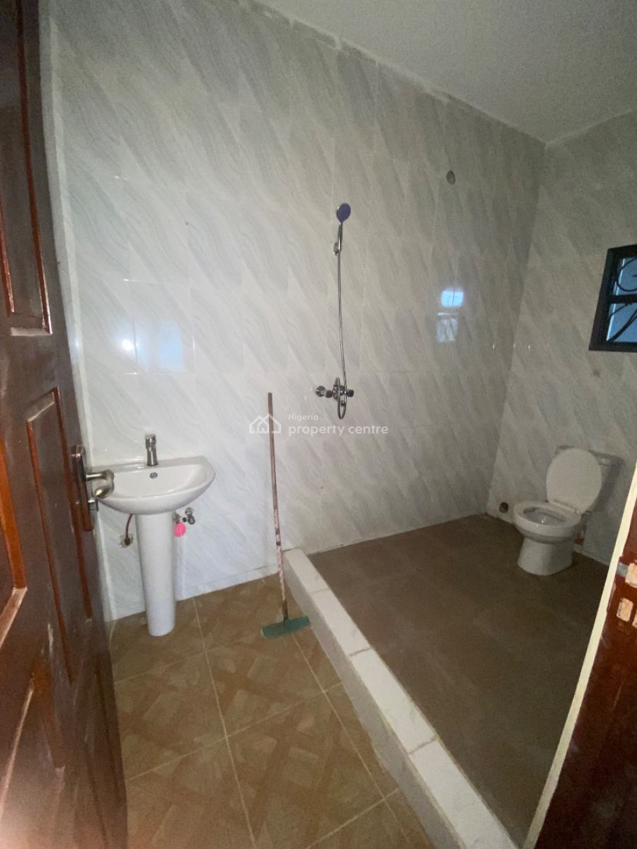 Luxury 2 Bedroom Apartment (upstairs), Alashela, Ogombo, Ajah, Lagos, Flat / Apartment for Rent