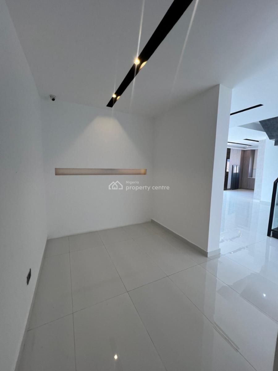 Newly Built 4 Bedroom Maisonette, Lekki Phase 1, Lekki, Lagos, Flat / Apartment for Rent