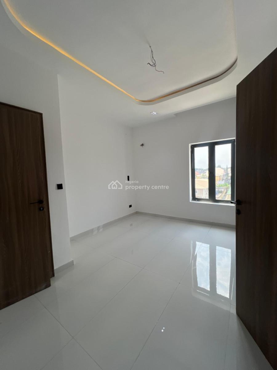 Newly Built 4 Bedroom Maisonette, Lekki Phase 1, Lekki, Lagos, Flat / Apartment for Rent