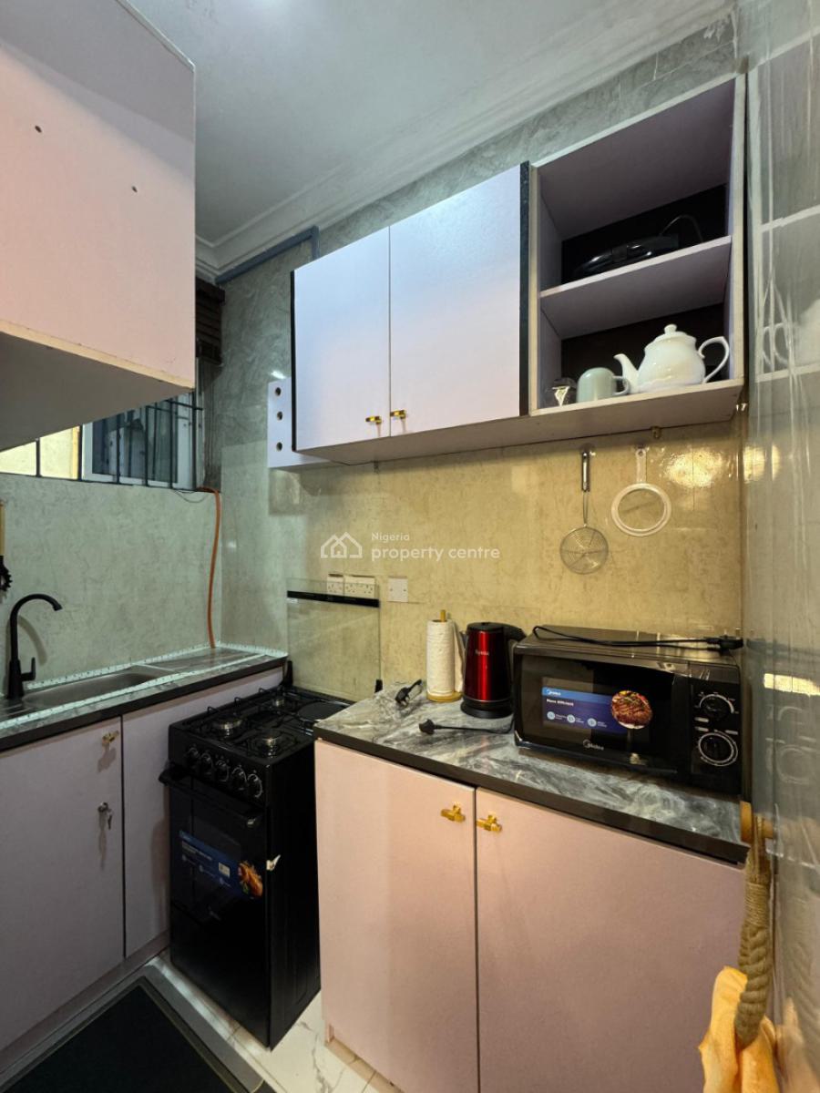 a Luxury and Neatly Furnished Miniflat Available, Alagomeji, Alagomeji, Yaba, Lagos, Mini Flat (room and Parlour) Short Let