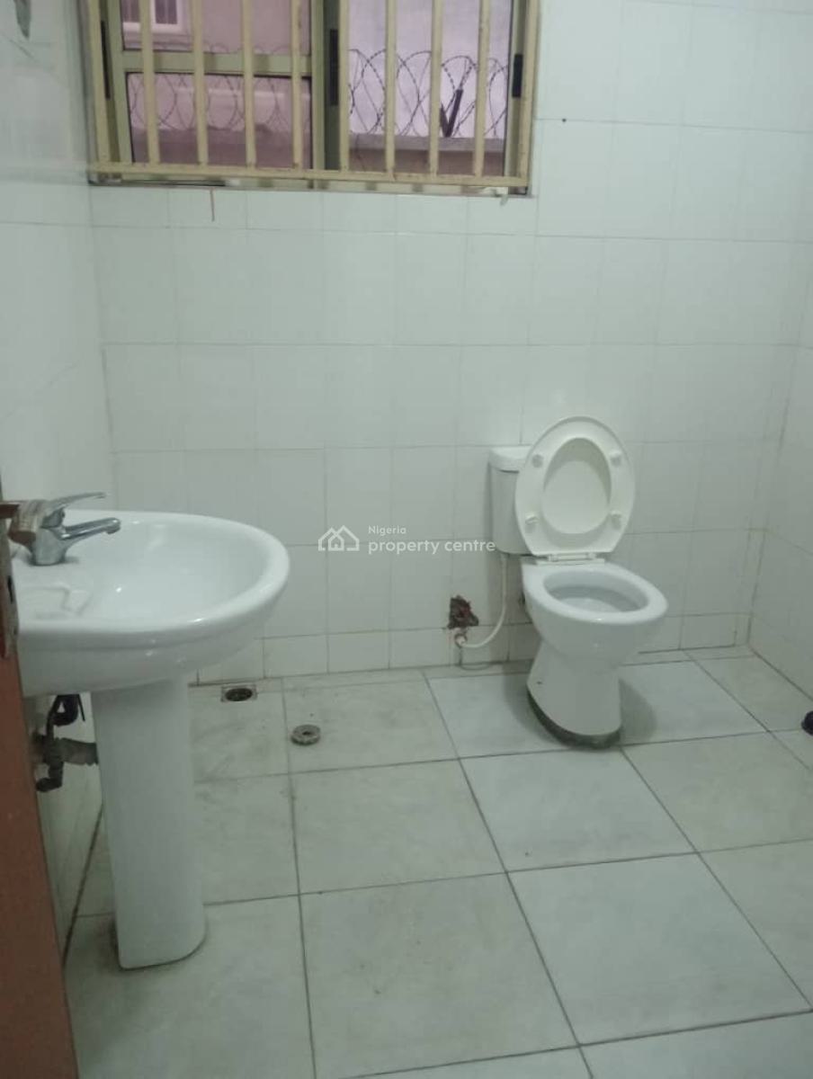 2- Bedroom Flat in a Block of 4 Flats, Lekki Phase, Lekki, Lagos, Flat / Apartment for Rent