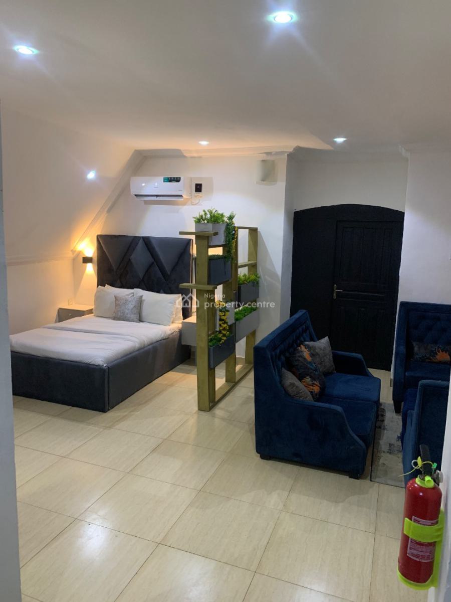 Loft Studio Unit with Walk-in-closet in Lekki Phase 1, Lekki Phase 1, Lekki, Lagos, Self Contain (single Rooms) Short Let