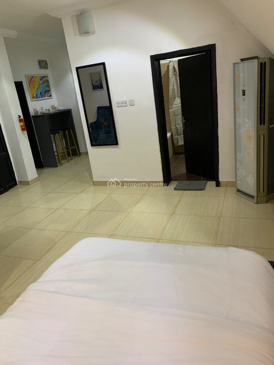 Loft Studio Unit with Walk-in-closet in Lekki Phase 1, Lekki Phase 1, Lekki, Lagos, Self Contain (single Rooms) Short Let