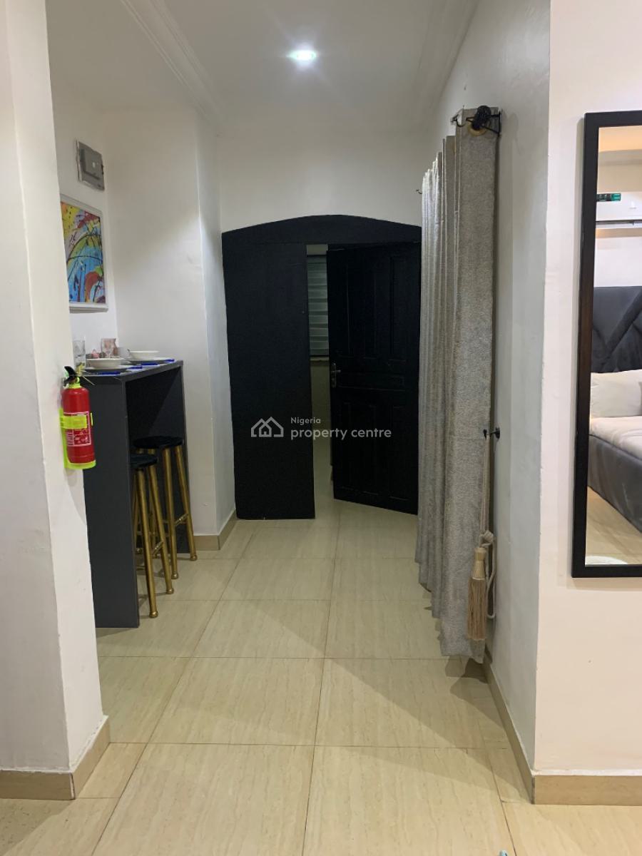Loft Studio Unit with Walk-in-closet in Lekki Phase 1, Lekki Phase 1, Lekki, Lagos, Self Contain (single Rooms) Short Let