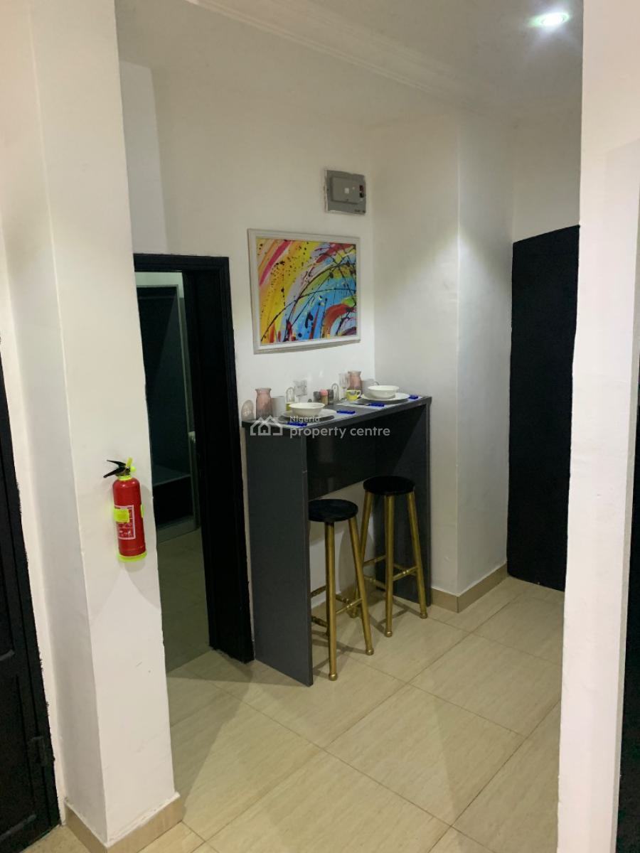Loft Studio Unit with Walk-in-closet in Lekki Phase 1, Lekki Phase 1, Lekki, Lagos, Self Contain (single Rooms) Short Let